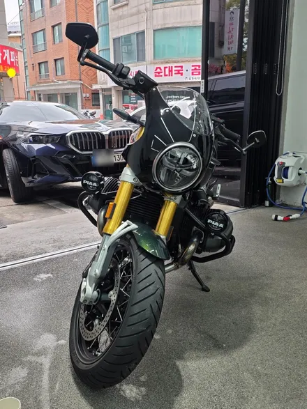 바이크 랩핑 BMW R9T R12 nineT R12나인티 알나인티 오토바이 랩핑 고광택 블랙 / 서울 강서구 공항동