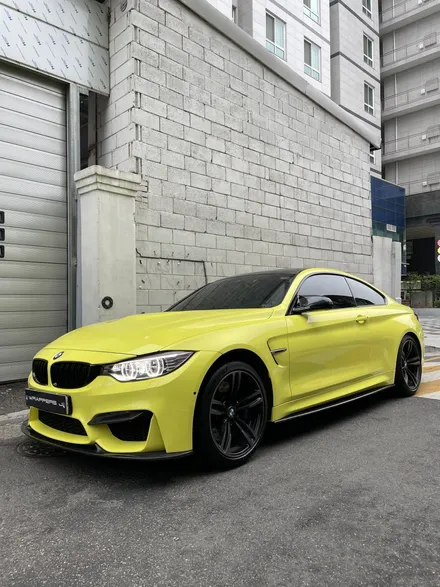 BMW F82 M4 전체랩핑 에이버리 엠뷸런스 옐로우 카스킨 / 서울 강서구 공항동