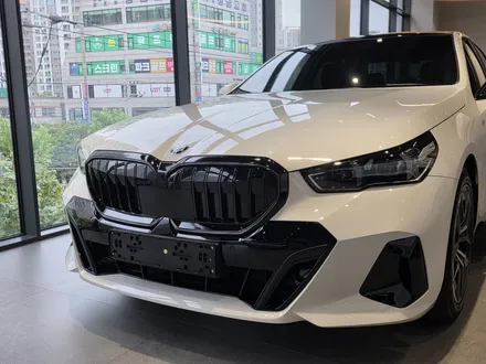 BMW 5시리즈 크롬죽이기 출장 랩핑 사례 인천 부천 및 서울 경기 전 지역 / 서울 강서구 공항동