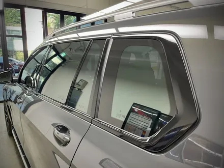 Bmw x7 블랙랩핑 강서구 크롬죽이기랩핑 실내ppf 시공으로 기스없이 / 서울 강서구 공항동