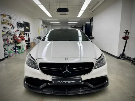 벤츠 cls63amg 8기통 슈퍼세단 끝판왕 ! 강서구 크롬죽이기 그릴랩핑시공 / 서울 강서구 공항동