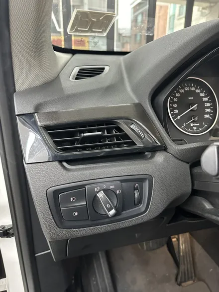 BMW X1 실내랩핑 브러쉬 블랙 쩐다 일산 실내랩핑은 커버봇 / 서울 강서구