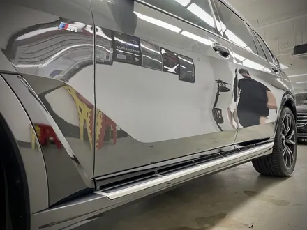 Bmw x7 블랙랩핑 강서구 크롬죽이기랩핑 실내ppf 시공으로 기스없이 / 서울 강서구 공항동