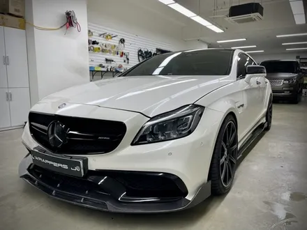 벤츠 cls63amg 8기통 슈퍼세단 끝판왕 ! 강서구 크롬죽이기 그릴랩핑시공 / 서울 강서구 공항동