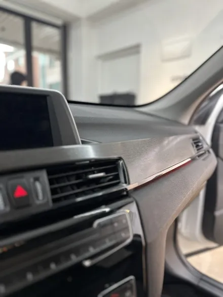 BMW X1 실내랩핑 브러쉬 블랙 쩐다 일산 실내랩핑은 커버봇 / 서울 강서구