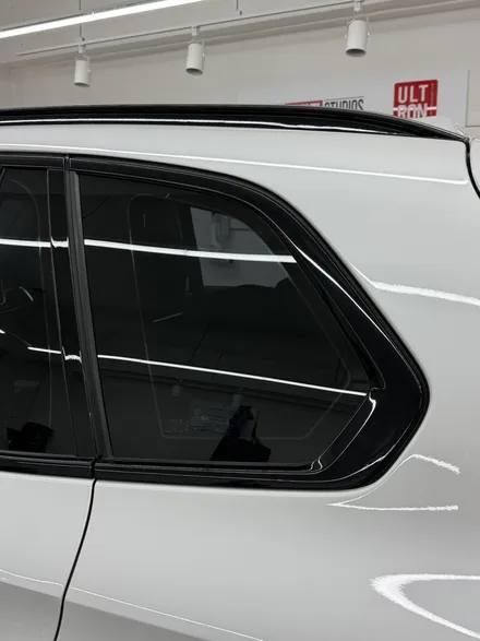 BMW X5 G05 후기형은 \'고광택\' 추천 부천 크롬죽이기 / 서울 강서구 공항동