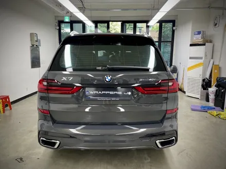 Bmw x7 블랙랩핑 강서구 크롬죽이기랩핑 실내ppf 시공으로 기스없이 / 서울 강서구 공항동