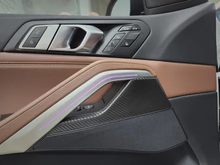 bmw x6 실내카본랩핑 시공으로 실내 분위기 바꾸고 크롬죽이기 시공으로 보다 스포티하게 ! / 서울 강서구 공항동