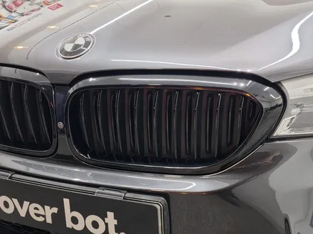 강동 송파 크롬죽이기 BMW 5시리즈 엠블럼까지 고광택 블랙 체인지 / 서울 강서구 공항동