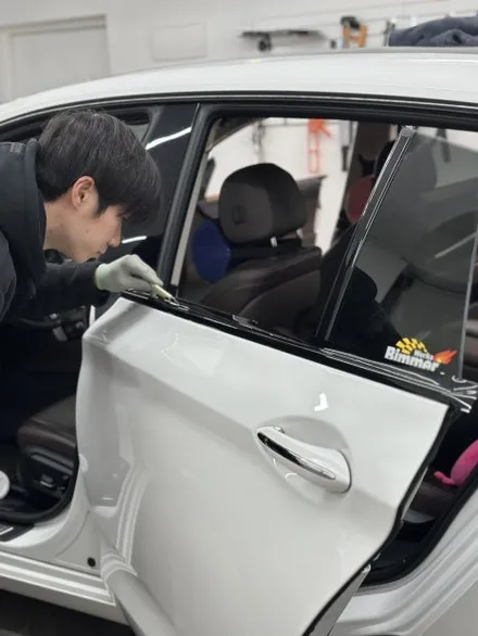 BMW 5GT 실내 랩핑 강서구 커버봇에서 고광택 크롬 죽이기까지 우수한 퀄리티를 만드는 비법 / 서울 강서구 공항동