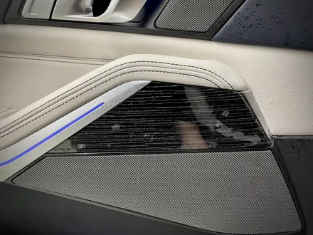 Bmw x7 블랙랩핑 강서구 크롬죽이기랩핑 실내ppf 시공으로 기스없이 / 서울 강서구 공항동