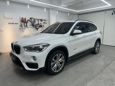 BMW X1 실내랩핑 브러쉬 블랙 쩐다 일산 실내랩핑은 커버봇 / 서울 강서구