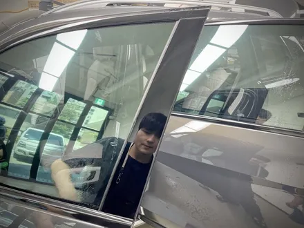 Bmw x7 블랙랩핑 강서구 크롬죽이기랩핑 실내ppf 시공으로 기스없이 / 서울 강서구 공항동