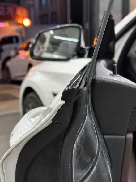 BMW 5GT 실내 랩핑 강서구 커버봇에서 고광택 크롬 죽이기까지 우수한 퀄리티를 만드는 비법 / 서울 강서구 공항동