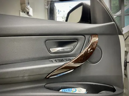 BMW 3시리즈 카본블랙 실내랩핑 강서구 카본실내랩핑으로 분위기업 / 서울 강서구 공항동