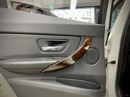 BMW 3시리즈 카본블랙 실내랩핑 강서구 카본실내랩핑으로 분위기업 / 서울 강서구 공항동