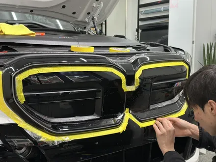 마포 PPF BMW i5 전면 하이그로시 부담스러워서... 섬세한 손재단으로 / 서울 강서구 공항동