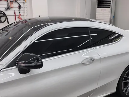 서초 강남 크롬죽이기 루프스킨 벤츠 C43 AMG 고광택 필름으로 시공하면 태가 달라요. / 서울 강서구 공항동