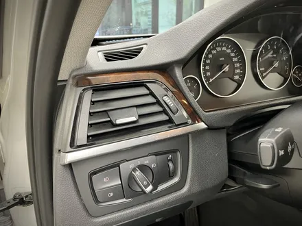 BMW 3시리즈 카본블랙 실내랩핑 강서구 카본실내랩핑으로 분위기업 / 서울 강서구 공항동