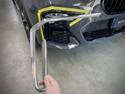 Bmw x7 블랙랩핑 강서구 크롬죽이기랩핑 실내ppf 시공으로 기스없이 / 서울 강서구 공항동