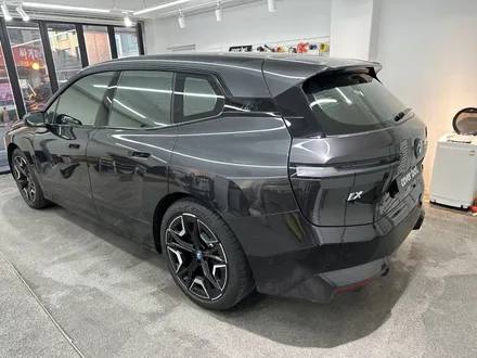 성남 분당 랩핑 BMW ix50 퍼스트 에디션처럼 몰딩 샴페인골드! 상당히 세련됨 / 서울 강서구 공항동