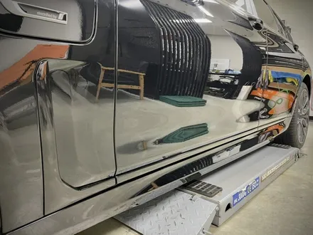 Bmw 745e 올블랙 랩핑 강서구 고퀄리티 크롬죽이기로 관리를! / 서울 강서구 공항동