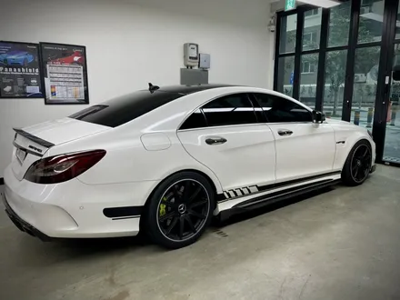 벤츠 cls63amg 8기통 슈퍼세단 끝판왕 ! 강서구 크롬죽이기 그릴랩핑시공 / 서울 강서구 공항동
