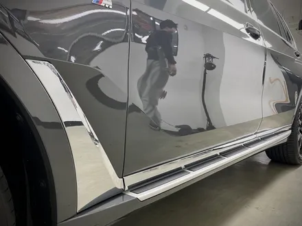 Bmw x7 블랙랩핑 강서구 크롬죽이기랩핑 실내ppf 시공으로 기스없이 / 서울 강서구 공항동