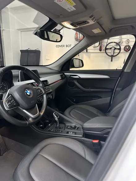 BMW X1 실내랩핑 브러쉬 블랙 쩐다 일산 실내랩핑은 커버봇 / 서울 강서구