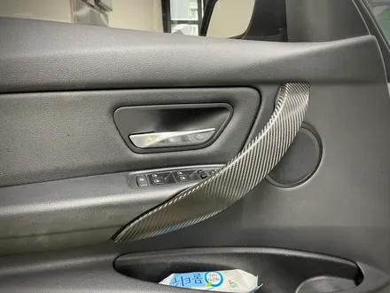 BMW 3시리즈 카본블랙 실내랩핑 강서구 카본실내랩핑으로 분위기업 / 서울 강서구 공항동