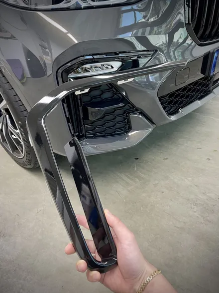 Bmw x7 블랙랩핑 강서구 크롬죽이기랩핑 실내ppf 시공으로 기스없이 / 서울 강서구 공항동