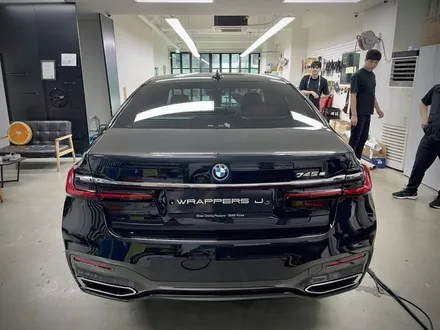 Bmw 745e 올블랙 랩핑 강서구 고퀄리티 크롬죽이기로 관리를! / 서울 강서구 공항동