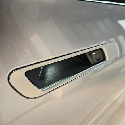 BMW 750E 하단 투톤 랩핑 시공 / 파주시 와동동