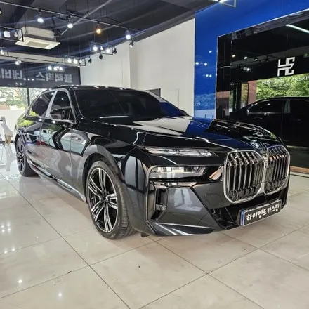 BMW 750E 하단 투톤 랩핑 시공 / 파주시 와동동