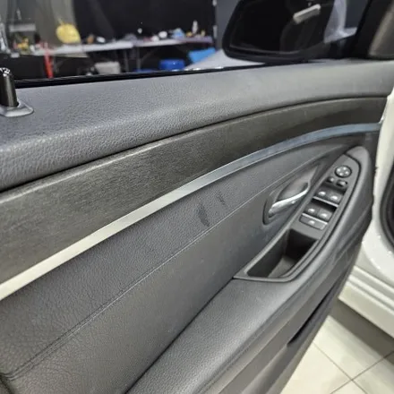 BMW F10 5시리즈 크롬죽이기 실내랩핑 / 파주시 와동동