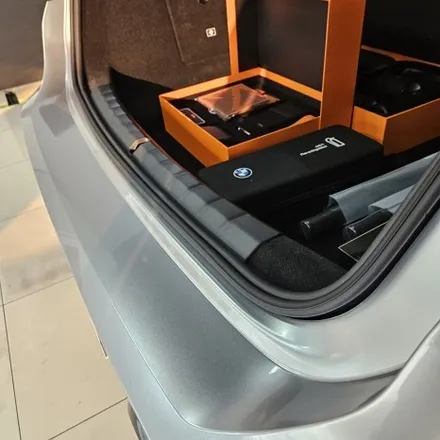 BMW 750E 하단 투톤 랩핑 시공 / 파주시 와동동