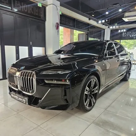 BMW 750E 하단 투톤 랩핑 시공 / 파주시 와동동