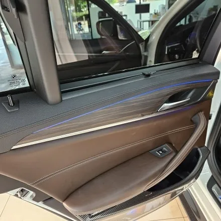 BMW G30 티타늄 브러쉬 실내랩핑 시공 - 파주 랩핑 하이엔드 카스킨 / 파주시 와동동