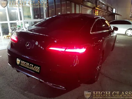 벤츠 E220d E쿠페 17년식 멀티컬러 및 부메스터 커버 / 서울 강동, 송파, 하남, 광진구