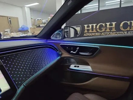 벤츠 E클래스 익스클루시브 엑티브 엠비언트 / 4D 전동트위터 / 포칼 스피커 / 순정 부메스터 커버 / 서울 강동, 송파, 하남, 광진구
