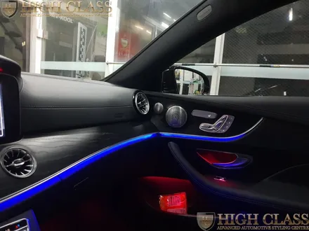 벤츠 E220d E쿠페 17년식 멀티컬러 및 부메스터 커버 / 서울 강동, 송파, 하남, 광진구