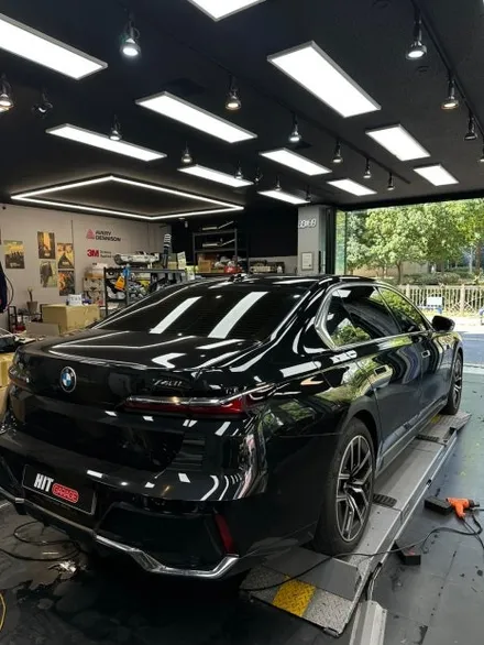 대구BMW I7 듀오톤/대구투톤랩핑/대구코치라인랩핑/대구전체랩핑/대구고광택랩핑 / 대구 달성군