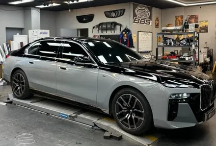 대구BMW I7 듀오톤/대구투톤랩핑/대구코치라인랩핑/대구전체랩핑/대구고광택랩핑 / 대구 달성군