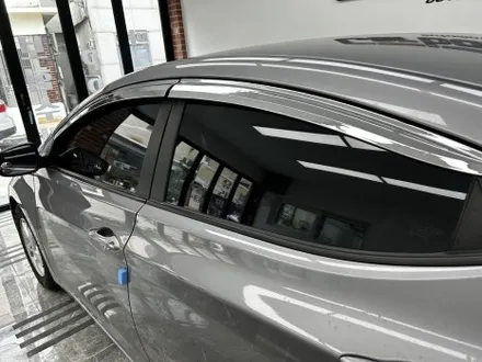 이제 자외선으로 뜨겁지만 따거운 계절이 오고있다.