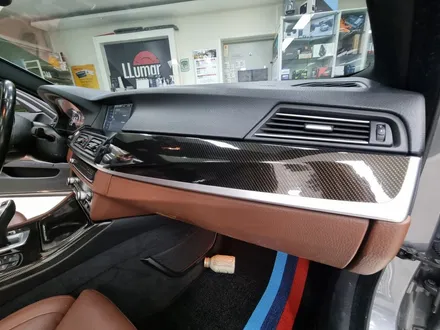진해 창원 마산 루마썬팅 BMW 520D (F10) 블락포디 VIVA 틴팅 및 실내 카본 랩핑 시공 :) / 창원시 진해구