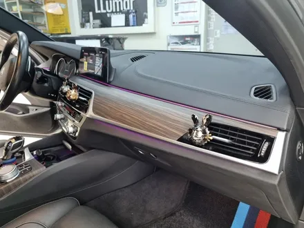 진해 창원 마산 루마썬팅 BMW 520D (G30) 실내 카본 랩핑 시공 :) / 창원시 진해구