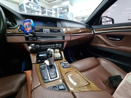 진해 창원 마산 루마썬팅 BMW 520D (F10) 블락포디 VIVA 틴팅 및 실내 카본 랩핑 시공 :) / 창원시 진해구