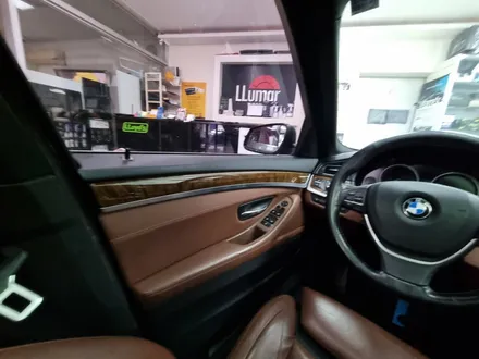 진해 창원 마산 루마썬팅 BMW 520D (F10) 블락포디 VIVA 틴팅 및 실내 카본 랩핑 시공 :) / 창원시 진해구