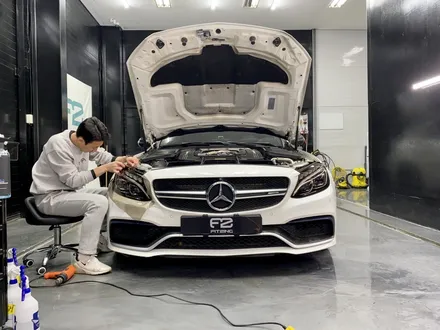인천랩핑 C63 AMG 크롬딜리트(죽이기)와 라이트필름 시공 / 인천 석남동