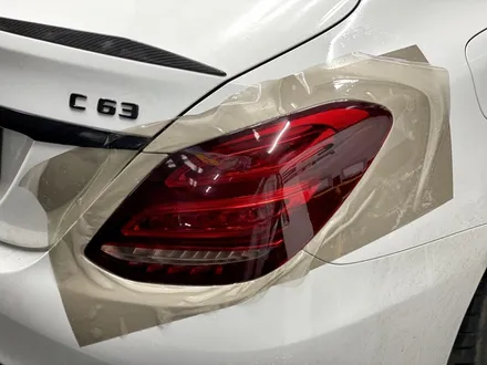 인천랩핑 C63 AMG 크롬딜리트(죽이기)와 라이트필름 시공 / 인천 석남동